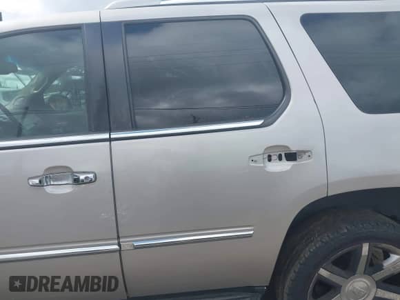 2007 Cadillac Escalade с VIN 1GYFK63877R271520, выставлен на аукционе IAAI как лот 43007683 с пробегом 210 968 миль миль и . История ставок и продаж доступна на DreamBid. Изображение 14.