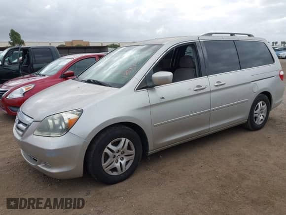 2005 Honda Odyssey EX z VIN 5FNRL38425B008777, wystawiony jako IAAI lot #43443140 z przebiegiem 161 084 mil mil oraz . Historia ofert i sprzedaży dostępna na DreamBid. Obrazek 2.