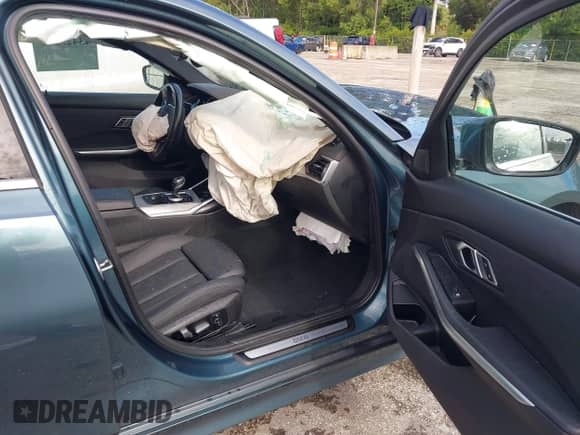 2020 BMW 3 Series 330i with VIN 3MW5R1J0XL8B39110, listed as a IAAI auction lot 43425538 with Not provided miles and . Bid and sale history available at DreamBid. Image 5.