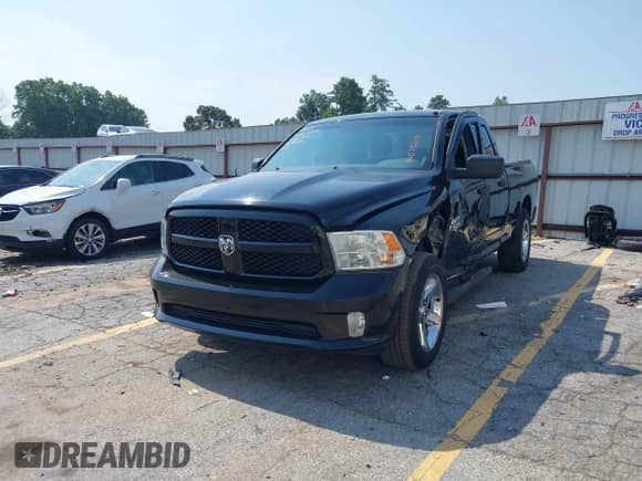 2014 Ram 1500 Express z VIN 1C6RR6FT1ES113671, wystawiony jako IAAI lot #42568741 z przebiegiem 226 832 mil mil oraz . Historia ofert i sprzedaży dostępna na DreamBid. Obrazek 2.
