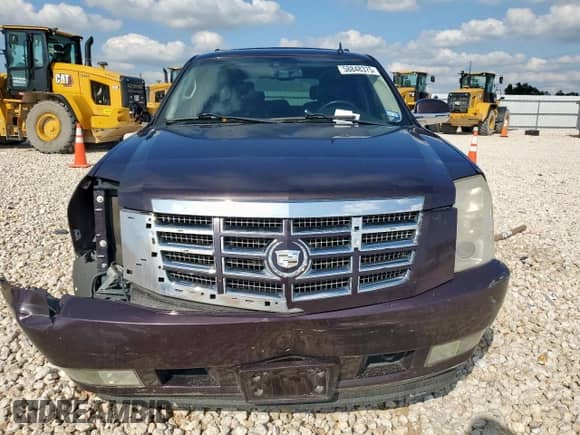 2009 Cadillac Escalade with VIN 1GYFK23259R221884, listed as a Copart auction lot 58848375 with 173,556 mi miles and Salvage title. Bid and sale history available at DreamBid. Image 5.