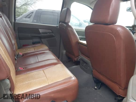 2007 Dodge 1500 SLT z VIN 3D7KR19D77G842727, wystawiony jako IAAI lot #41909108 z przebiegiem 202 619 mil mil oraz . Historia ofert i sprzedaży dostępna na DreamBid. Obrazek 8.