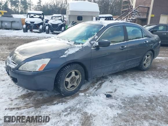 2005 Honda Accord with VIN JHMCN36445C009346, listed as a IAAI auction lot 41180811 with 222,990 mi miles and . Bid and sale history available at DreamBid. Image 2.