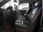 2013 Cadillac Escalade Premium z VIN 1GYS4CEF3DR305077, wystawiony jako Copart lot #66919755 z przebiegiem 82 288 mil mil oraz Szkoda całkowita • Salvage title. Historia ofert i sprzedaży dostępna na DreamBid. Obrazek 7.