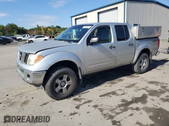2005 Nissan Frontier Nismo with VIN 1N6AD07W05C431072, listed as a Copart auction lot 70984625 with 204,543 mi miles and Salvage title. Bid and sale history available at DreamBid. Image 1.
