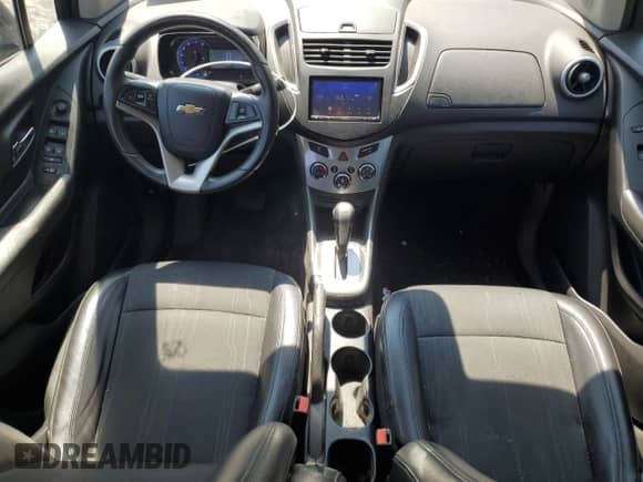 2015 Chevrolet Trax LT z VIN KL7CJLSB5FB095434, wystawiony jako Copart lot #68701045 z przebiegiem 80 928 mil mil oraz Szkoda całkowita • Salvage title. Historia ofert i sprzedaży dostępna na DreamBid. Obrazek 8.