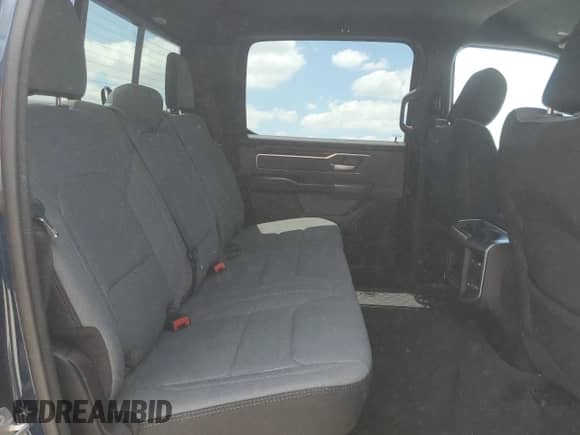 2021 Ram 1500 Big Horn z VIN 1C6RREFG5MN801831, wystawiony jako Copart lot #57651035 z przebiegiem 130 810 mil mil oraz Nie do naprawy • Non repairable. Historia ofert i sprzedaży dostępna na DreamBid. Obrazek 10.