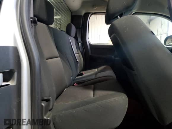 2013 Chevrolet Silverado 1500 LT z VIN 1GCRKSE75DZ339132, wystawiony jako Copart lot #82696605 z przebiegiem 95 461 mil mil oraz Czysty tytuł • Clean title. Historia ofert i sprzedaży dostępna na DreamBid. Obrazek 10.