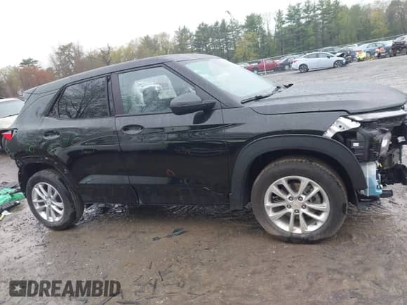 2024 Chevrolet TrailBlazer LS z VIN KL79MNSL9RB160604, wystawiony jako IAAI lot #42172217 z przebiegiem 8 756 mil mil oraz . Historia ofert i sprzedaży dostępna na DreamBid. Obrazek 14.