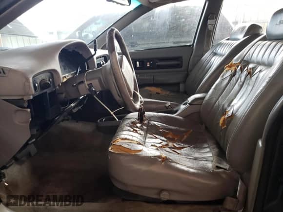 1995 Chevrolet Caprice с VIN 1G1BL52P4SR181893, выставлен на аукционе Copart как лот 48437084 с пробегом 972 932 миль миль и Списание • Salvage title. История ставок и продаж доступна на DreamBid. Изображение 7.