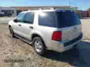 2004 Ford Explorer XLT z VIN 1FMZU73K44ZA30438, wystawiony jako IAAI lot #43392566 z przebiegiem 277 220 mil mil oraz . Historia ofert i sprzedaży dostępna na DreamBid. Obrazek 3.