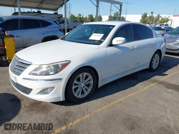 2013 Hyundai Genesis 3.8L с VIN KMHGC4DD6DU215113, выставлен на аукционе IAAI как лот 43065687 с пробегом 137 915 миль миль и . История ставок и продаж доступна на DreamBid. Изображение 2.