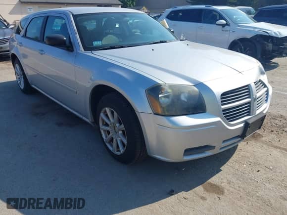 2005 Dodge Magnum SE with VIN 2D4FV48T95H515229, listed as a IAAI auction lot 42864417 with 94,622 mi miles and . Bid and sale history available at DreamBid. Image 1.