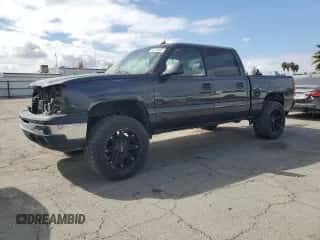 2005 Chevrolet Silverado 1500 LS с VIN 2GCEC13T151338673, выставлен на аукционе Copart как лот 82230905 с пробегом Не указан миль и Списание • Salvage title. История ставок и продаж доступна на DreamBid. Изображение 1.