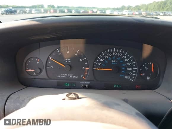 2000 Dodge Caravan SE with VIN 1B4GP44G9YB753211, listed as a IAAI auction lot 42855438 with 102,175 mi miles and . Bid and sale history available at DreamBid. Image 7.