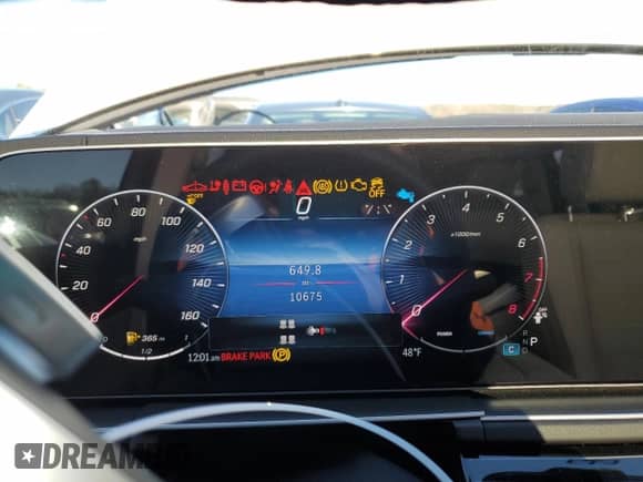 2024 Mercedes-Benz GLS 580 z VIN 4JGFF8FE8RB215195, wystawiony jako Copart lot #86010634 z przebiegiem 10 675 mil mil oraz Szkoda całkowita • Salvage title. Historia ofert i sprzedaży dostępna na DreamBid. Obrazek 9.