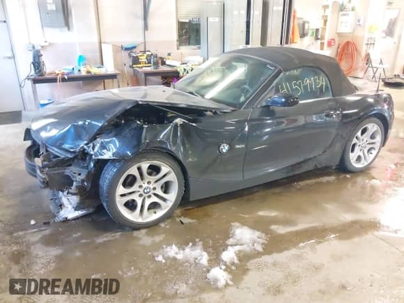2005 BMW Z4 3.0i с VIN 4USBT53545LU09378, выставлен на аукционе IAAI как лот 41579934 с пробегом Не указан миль и . История ставок и продаж доступна на DreamBid. Изображение 2.