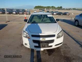 2011 Chevrolet Malibu 1LS z VIN 1G1ZB5E15BF354475, wystawiony jako IAAI lot #43059977 z przebiegiem 169 371 mil mil oraz . Historia ofert i sprzedaży dostępna na DreamBid. Obrazek 6.