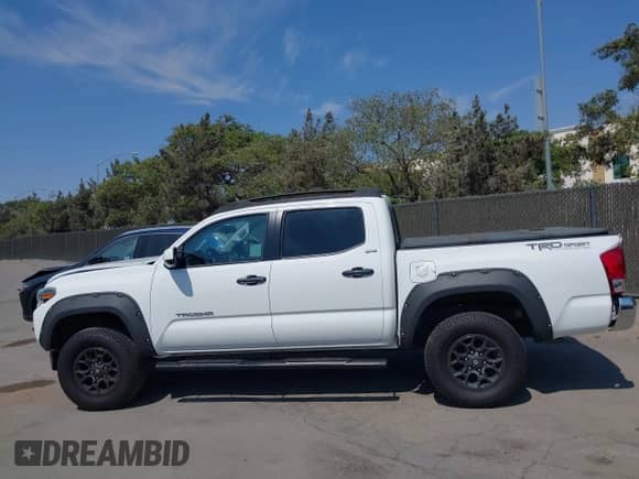 2017 Toyota Tacoma SR5 with VIN 3TMAZ5CN6HM030062, listed as a IAAI auction lot 42941064 with 109,875 mi miles and . Bid and sale history available at DreamBid. Image 14.