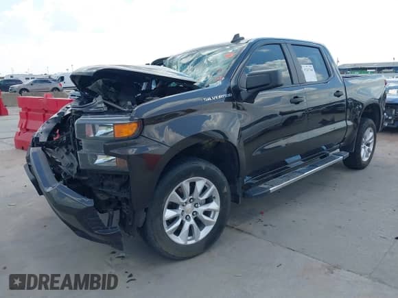 2020 Chevrolet Silverado 1500 Custom z VIN 1GCPWBEK0LZ157613, wystawiony jako IAAI lot #43247346 z przebiegiem 155 094 mil mil oraz . Historia ofert i sprzedaży dostępna na DreamBid. Obrazek 18.