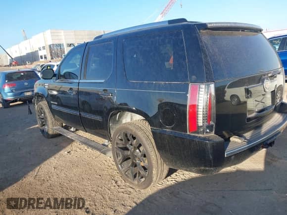 2014 Cadillac Escalade Premium with VIN 1GYS3CEF9ER209720, listed as a IAAI auction lot 42597544 with 223,862 mi miles and . Bid and sale history available at DreamBid. Image 3.