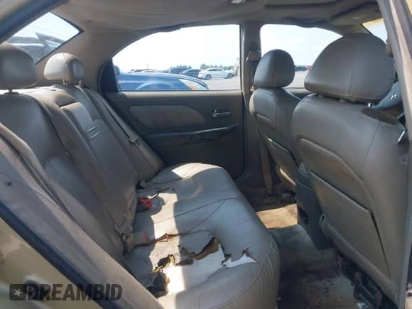 2003 Hyundai Sonata GLS with VIN KMHWF35H53A875884, listed as a IAAI auction lot 43015529 with 297,970 mi miles and . Bid and sale history available at DreamBid. Image 8.