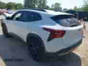 2025 Chevrolet Trax ACTIV с VIN KL77LKEPXSC199726, выставлен на аукционе IAAI как лот 42965596 с пробегом 6 597 миль миль и . История ставок и продаж доступна на DreamBid. Изображение 3.
