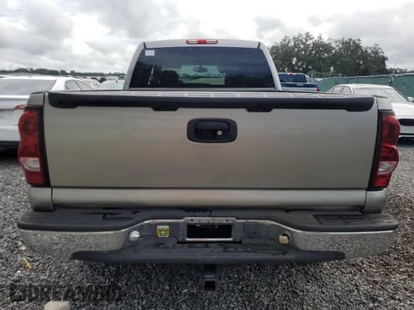 2003 Chevrolet Silverado 1500HD LT с VIN 1GCGC13U93F142570, выставлен на аукционе Copart как лот 70047944 с пробегом 243 221 миль миль и Списание • Salvage title. История ставок и продаж доступна на DreamBid. Изображение 6.
