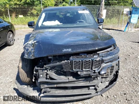 2023 Jeep Grand Cherokee Limited z VIN 1C4RJHBG1PC640949, wystawiony jako Copart lot #87094255 z przebiegiem Nie podano mil oraz Nie do naprawy • Non repairable. Historia ofert i sprzedaży dostępna na DreamBid. Obrazek 5.