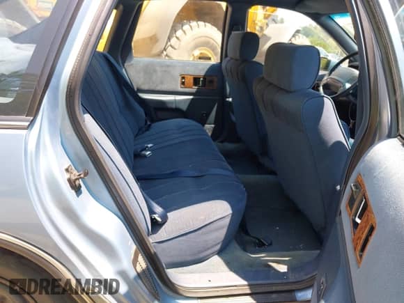 1993 Chevrolet Caprice Classic с VIN 1G1BL53E6PW120910, выставлен на аукционе IAAI как лот 42480243 с пробегом 136 947 миль миль и . История ставок и продаж доступна на DreamBid. Изображение 8.