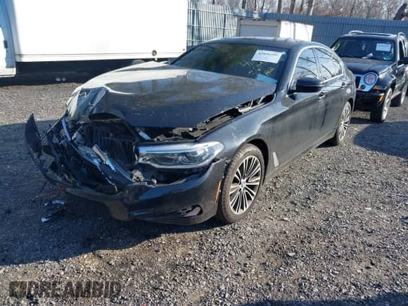 2017 BMW 5 Series 540i xDrive с VIN WBAJE7C33HG886898, выставлен на аукционе IAAI как лот 42056295 с пробегом 70 147 миль миль и . История ставок и продаж доступна на DreamBid. Изображение 16.