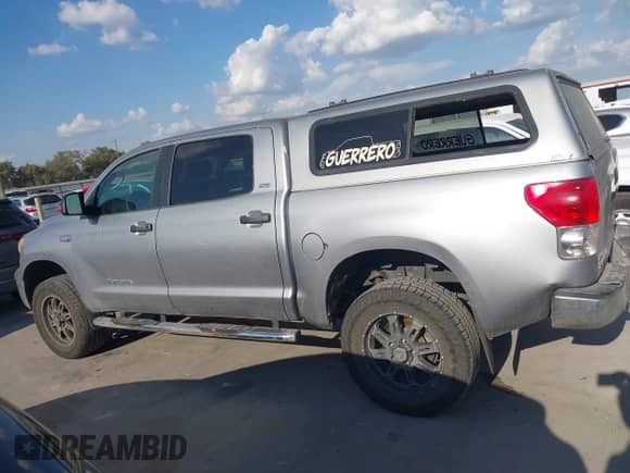 2008 Toyota Tundra с VIN 5TFDV54168X038547, выставлен на аукционе IAAI как лот 43535798 с пробегом 243 694 миль миль и . История ставок и продаж доступна на DreamBid. Изображение 14.