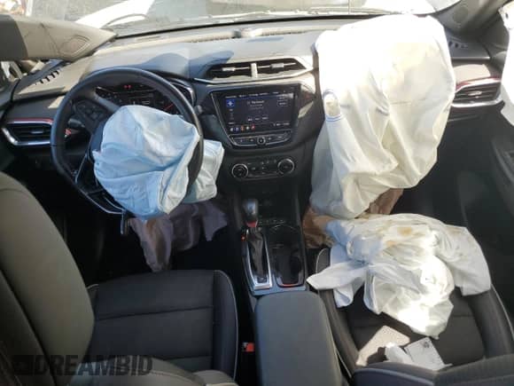 2021 Chevrolet TrailBlazer RS z VIN KL79MTSL5MB160970, wystawiony jako Copart lot #80944125 z przebiegiem 76 362 mil mil oraz Szkoda całkowita • Salvage title. Historia ofert i sprzedaży dostępna na DreamBid. Obrazek 8.