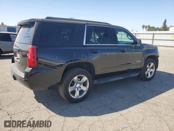 2019 Chevrolet Tahoe LS z VIN 1GNSCAKC6KR230757, wystawiony jako Copart lot #72027705 z przebiegiem 82 004 mil mil oraz Szkoda całkowita • Salvage title. Historia ofert i sprzedaży dostępna na DreamBid. Obrazek 3.
