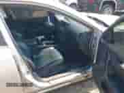 2013 Nissan Maxima SV z VIN 1N4AA5AP5DC836293, wystawiony jako IAAI lot #43207764 z przebiegiem 227 787 mil mil oraz . Historia ofert i sprzedaży dostępna na DreamBid. Obrazek 5.