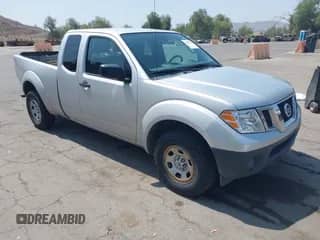 2016 Nissan Frontier S z VIN 1N6BD0CT0GN749751, wystawiony jako IAAI lot #42591977 z przebiegiem 176 694 mil mil oraz . Historia ofert i sprzedaży dostępna na DreamBid. Obrazek 1.
