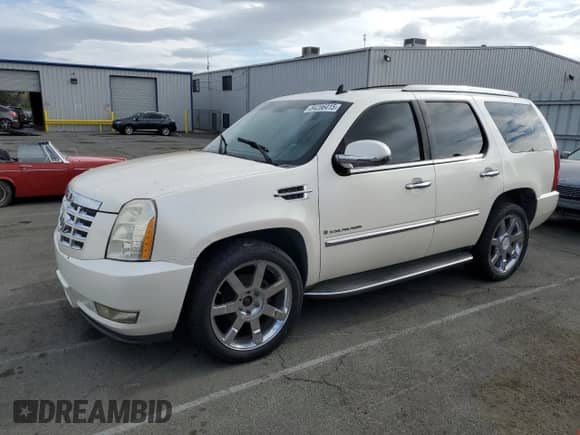 2007 Cadillac Escalade z VIN 1GYFK63867R260847, wystawiony jako Copart lot #84286415 z przebiegiem 268 805 mil mil oraz Czysty tytuł • Clean title. Historia ofert i sprzedaży dostępna na DreamBid. Obrazek 1.