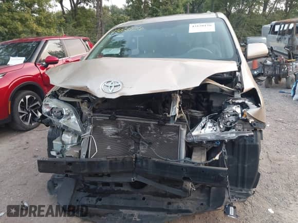 2011 Toyota Sienna XLE AAS with VIN 5TDYK3DC2BS045525, listed as a IAAI auction lot 43158126 with 151,128 mi miles and . Bid and sale history available at DreamBid. Image 13.