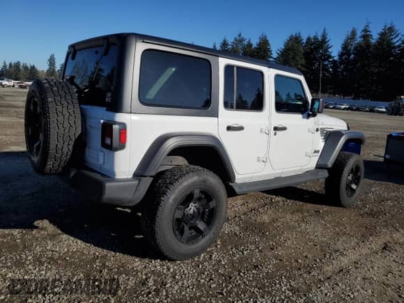 2022 Jeep Wrangler Unlimited Willys z VIN 1C4HJXDM4NW241859, wystawiony jako Copart lot #42206205 z przebiegiem 31 449 mil mil oraz Szkoda całkowita • Salvage title. Historia ofert i sprzedaży dostępna na DreamBid. Obrazek 3.