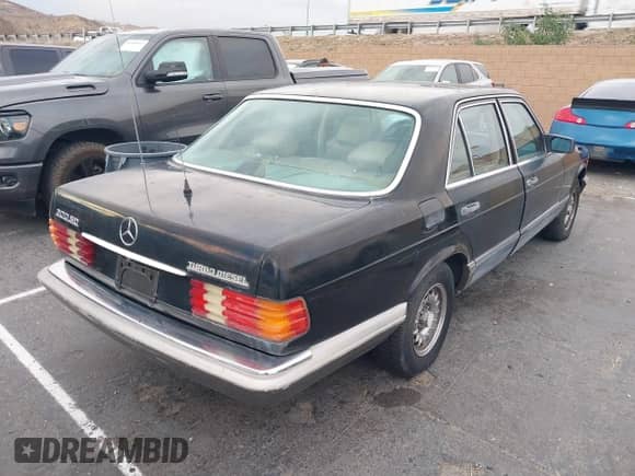 1983 Mercedes-Benz 300 SD с VIN WDBCB20A7DB045764, выставлен на аукционе IAAI как лот 41504450 с пробегом 169 882 миль миль и . История ставок и продаж доступна на DreamBid. Изображение 4.