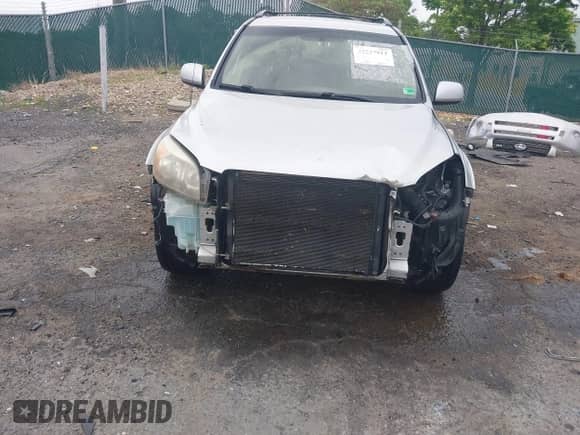 2006 Toyota RAV4 Sport with VIN JTMBK32V965002712, listed as a IAAI auction lot 42227012 with 171,527 mi miles and . Bid and sale history available at DreamBid. Image 6.