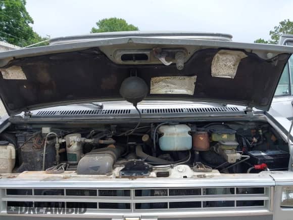 1990 Chevrolet Chevy Van with VIN 2GBEG25K0L4143808, listed as a IAAI auction lot 42485750 with 148,678 mi miles and . Bid and sale history available at DreamBid. Image 10.