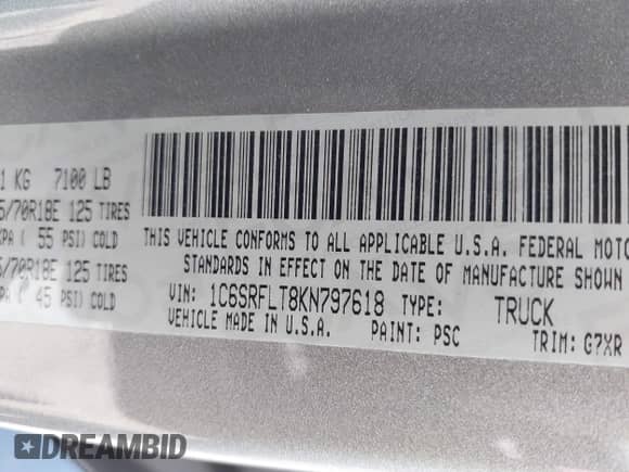 2019 Ram 1500 Rebel z VIN 1C6SRFLT8KN797618, wystawiony jako IAAI lot #42556663 z przebiegiem 92 606 mil mil oraz . Historia ofert i sprzedaży dostępna na DreamBid. Obrazek 9.