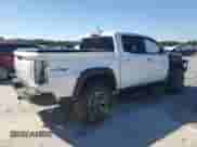 2025 Chevrolet Colorado 4WD ZR2 с VIN 1GCPTFEK7S1108714, выставлен на аукционе Copart как лот 81819765 с пробегом Не указан миль и Списание • Salvage title. История ставок и продаж доступна на DreamBid. Изображение 3.