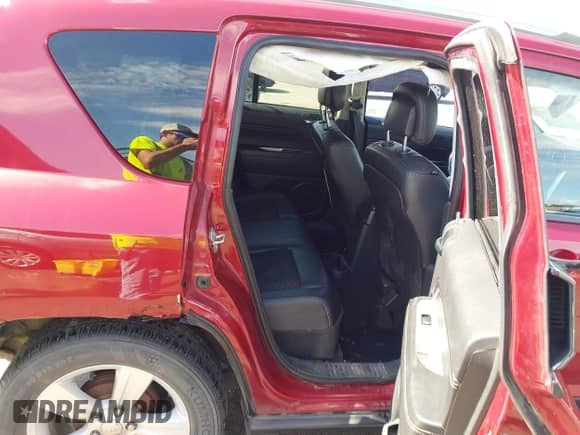 2014 Jeep Compass Latitude with VIN 1C4NJCEB4ED651713, listed as a IAAI auction lot 43305790 with 139,289 mi miles and . Bid and sale history available at DreamBid. Image 8.