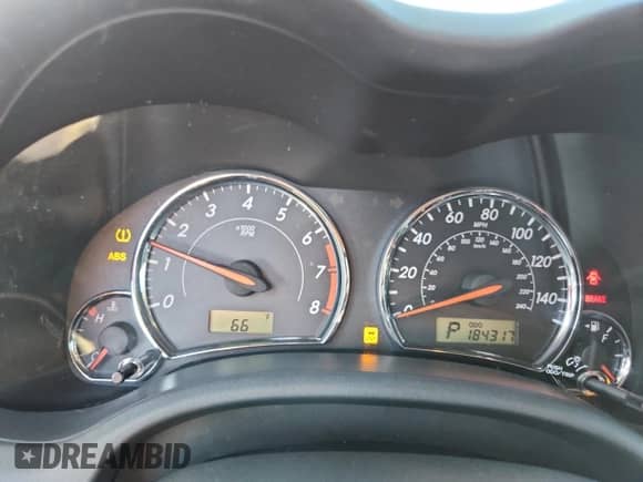 2011 Toyota Corolla L z VIN 2T1BU4EE9BC643528, wystawiony jako Copart lot #80752315 z przebiegiem 184 317 mil mil oraz Szkoda całkowita • Salvage title. Historia ofert i sprzedaży dostępna na DreamBid. Obrazek 9.