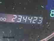 2008 Toyota Sienna XLE z VIN 5TDBK22C28S014660, wystawiony jako IAAI lot #43568791 z przebiegiem 234 423 mil mil oraz . Historia ofert i sprzedaży dostępna na DreamBid. Obrazek 7.