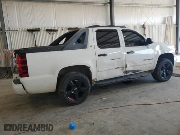 2011 Chevrolet Avalanche LT с VIN 3GNTKFE34BG139986, выставлен на аукционе Copart как лот 67856965 с пробегом 156 613 миль миль и Списание • Salvage title. История ставок и продаж доступна на DreamBid. Изображение 3.