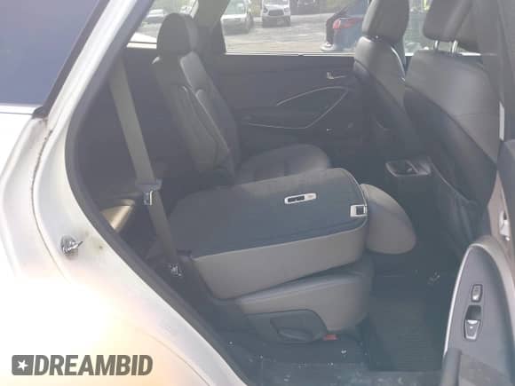 2017 Hyundai Santa Fe Limited Ultimate z VIN KM8SRDHF9HU235656, wystawiony jako IAAI lot #42899610 z przebiegiem 155 000 mil mil oraz . Historia ofert i sprzedaży dostępna na DreamBid. Obrazek 8.