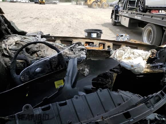 2020 Ford Explorer z VIN 1FMSK8BBXLGC10189, wystawiony jako Copart lot #58836304 z przebiegiem Nie podano mil oraz Szkoda całkowita • Salvage title. Historia ofert i sprzedaży dostępna na DreamBid. Obrazek 8.